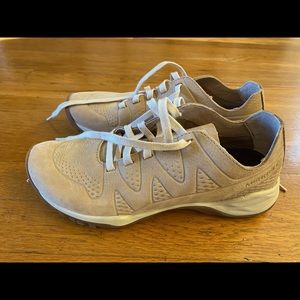 Women’s Merrell shoes